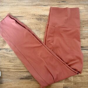 VUORI STUDIO POCKET LEGGINGS WITH SIDE POCKETS ROSEWOOD COLOR SIZE LARGE